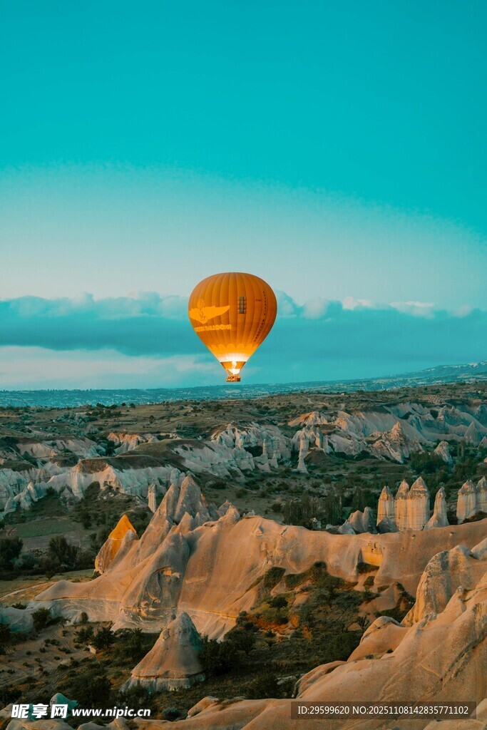卡帕多西亚的热气球美景