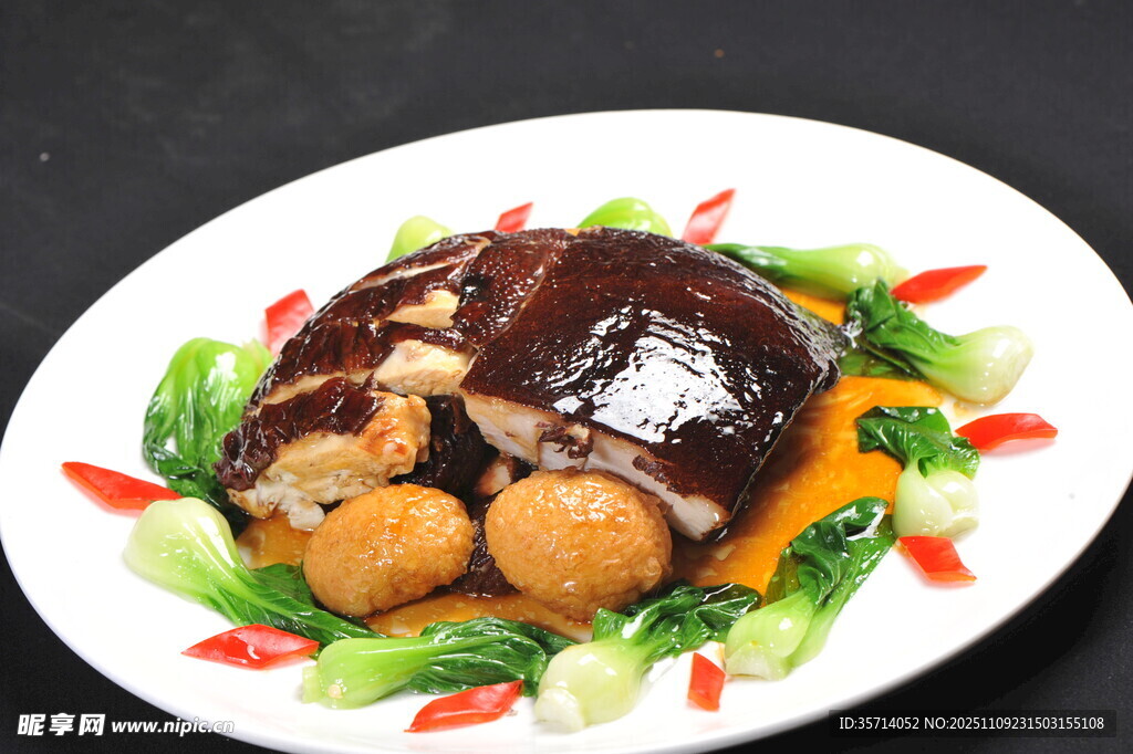 红烧甲鱼配时蔬