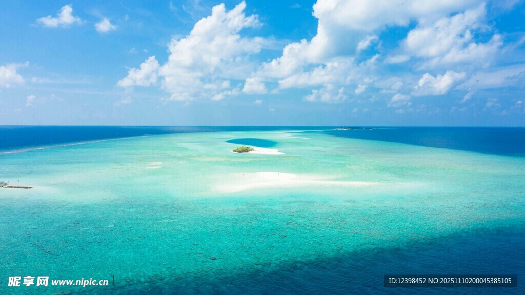 美丽海岛碧海蓝天景观
