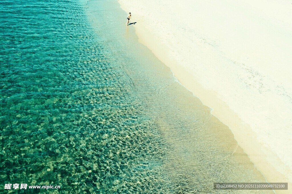 碧海白沙的美丽海岸线