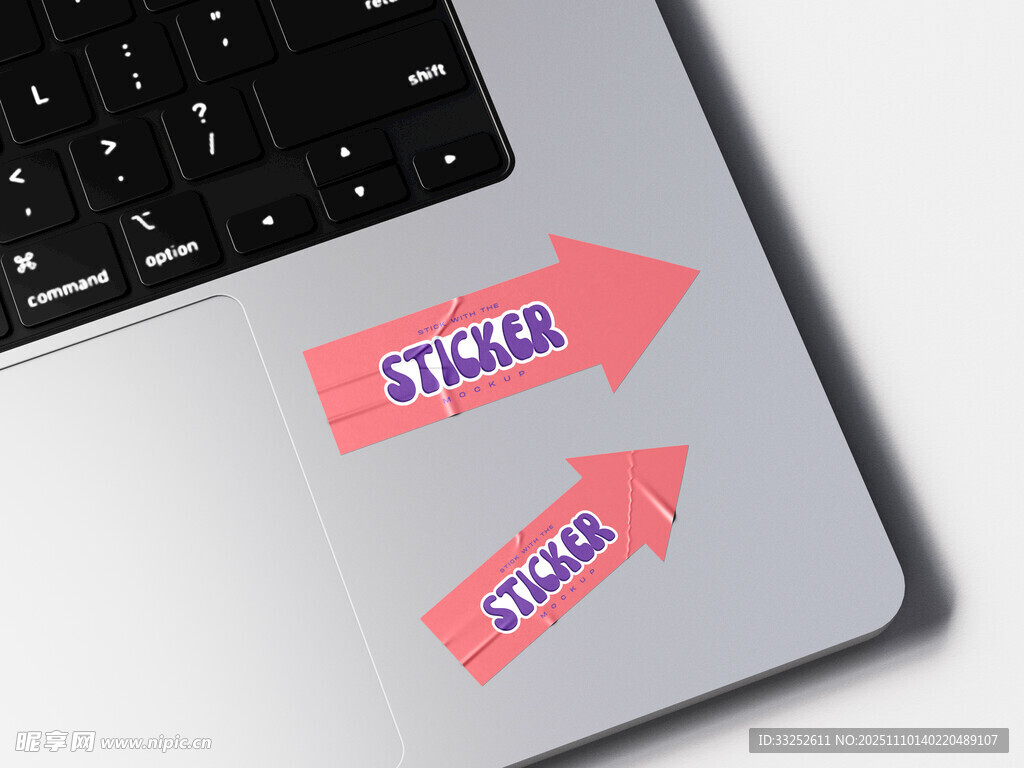 笔记本上的创意方向贴纸