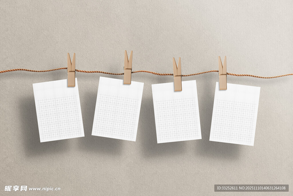 晾衣绳上的空白卡片