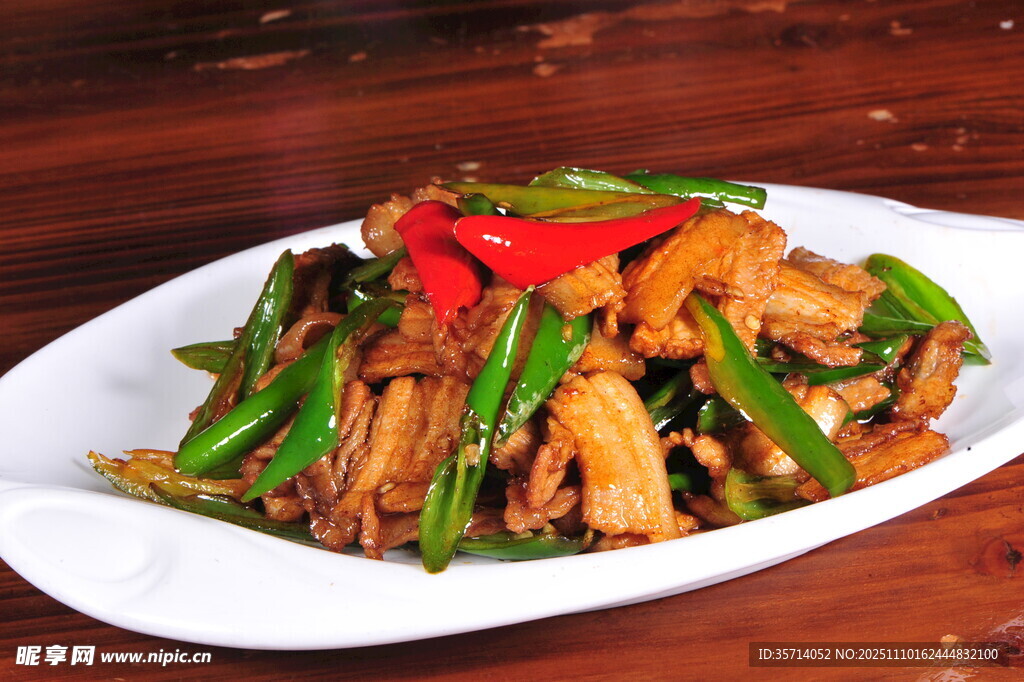 青椒炒肉丝美味诱人