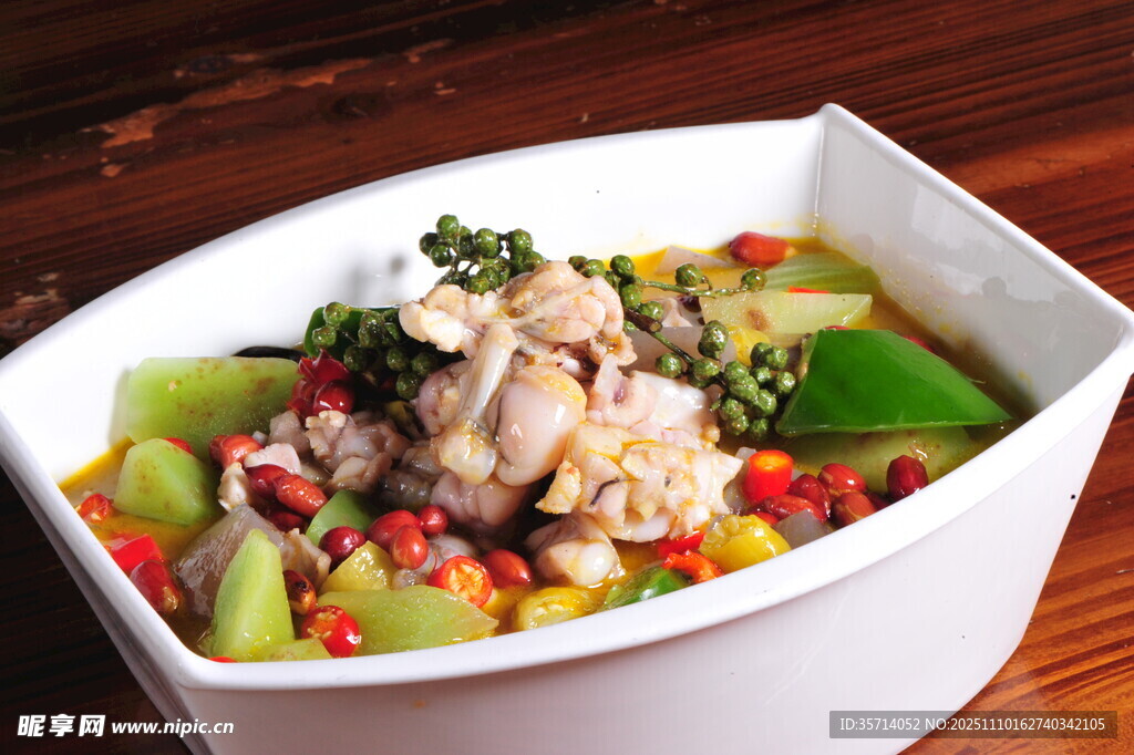 美味多彩鸡肉蔬菜沙拉