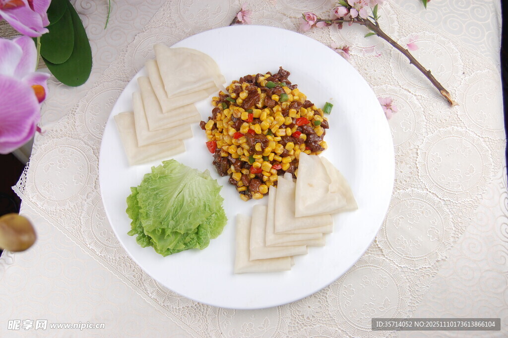 美味玉米片摆盘美食