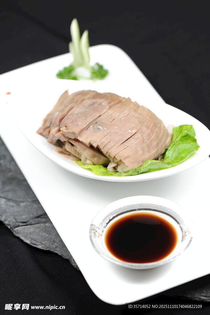 美味酱牛肉配蘸料