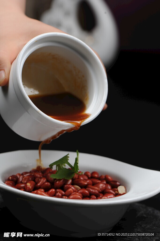 浇汁红腰豆