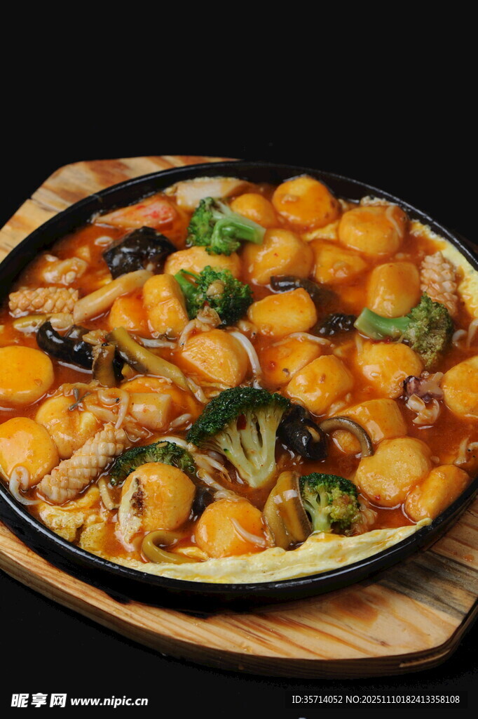 美味海鲜蔬菜铁板料理