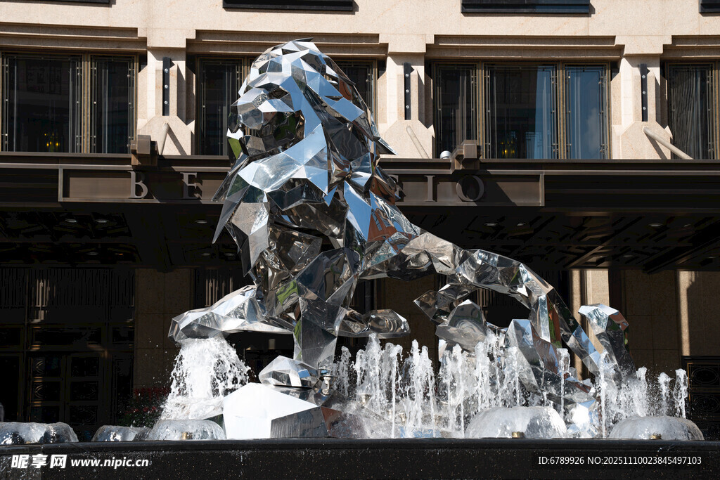 不锈钢狮子雕塑