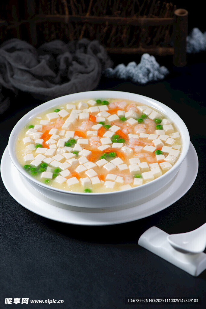 虾仁豆腐炖水蛋