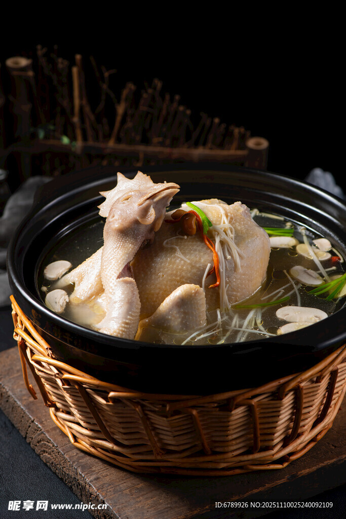 菌菇老鸡汤