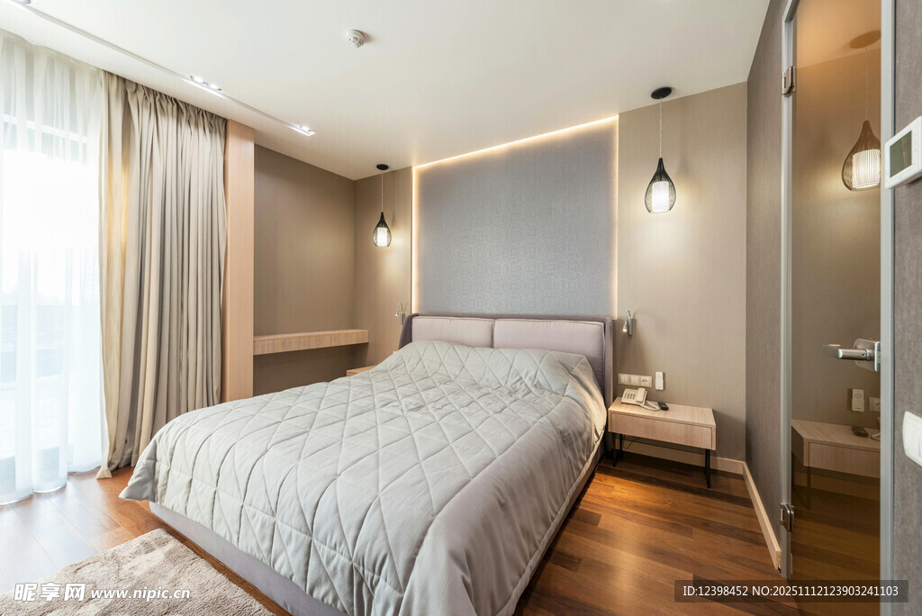 现代简约风格温馨卧室