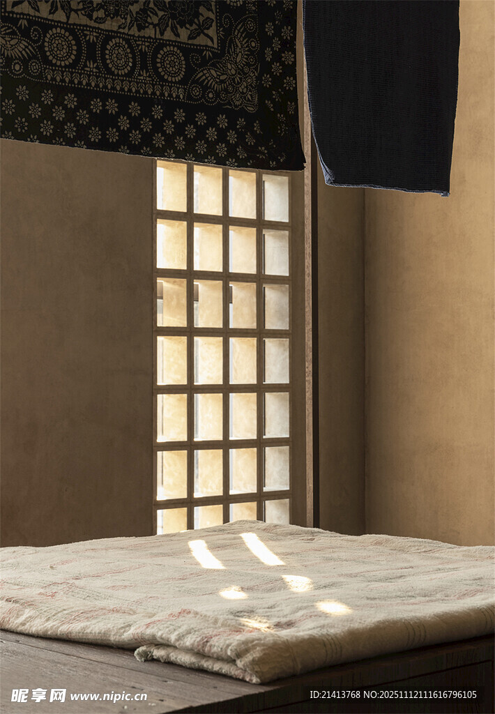 日式榻榻米房间静谧一角