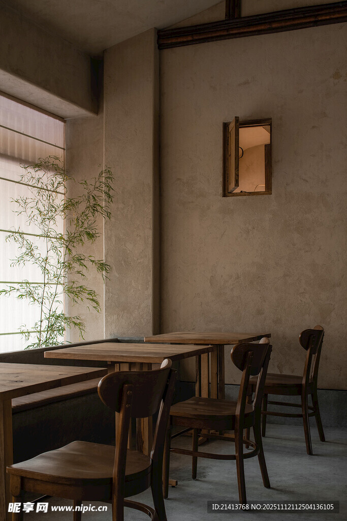 简约风室内木质桌椅空间