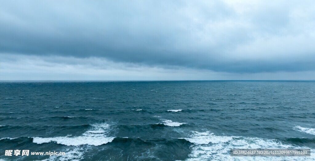 海上风云波涛翻涌