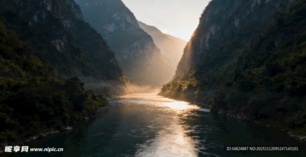 峡谷晨光静谧山水美景