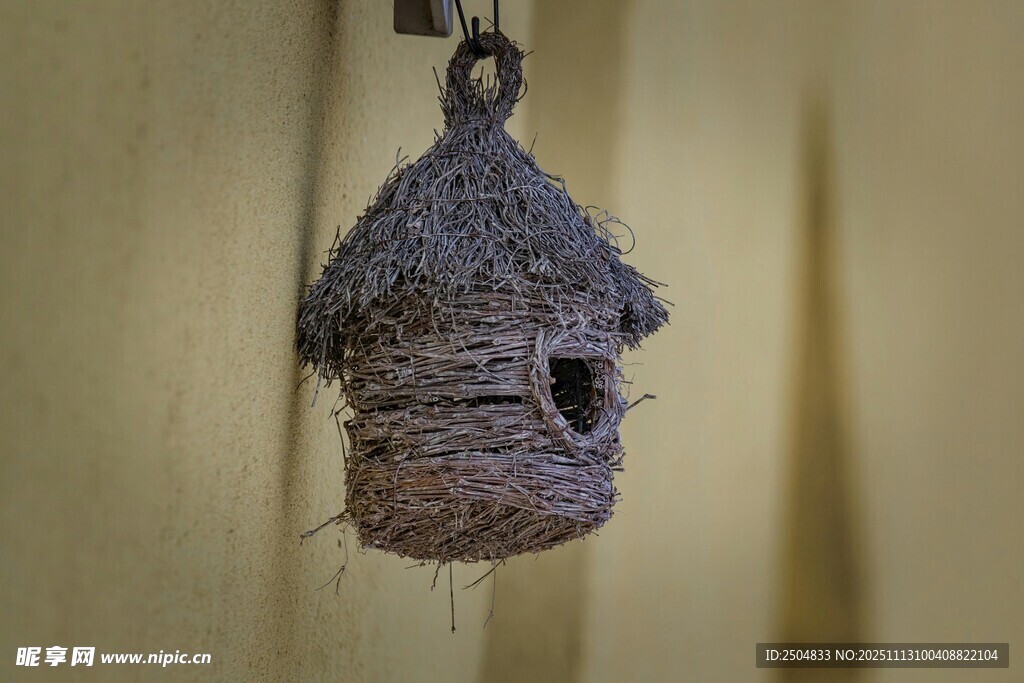 手工编织的独特鸟巢