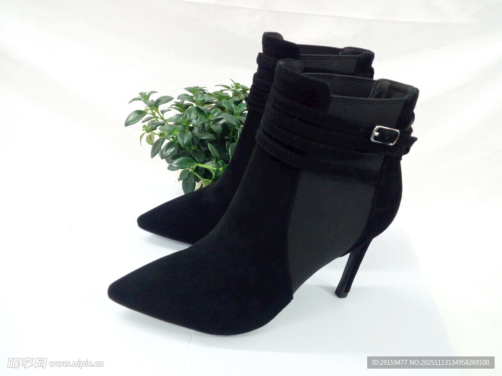 时尚高跟短靴展示