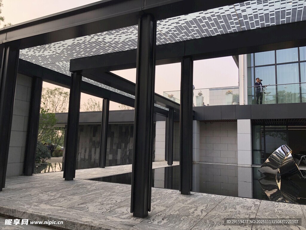 现代简约风格户外建筑空间