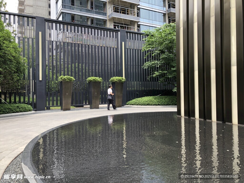 现代精致小区景观一角