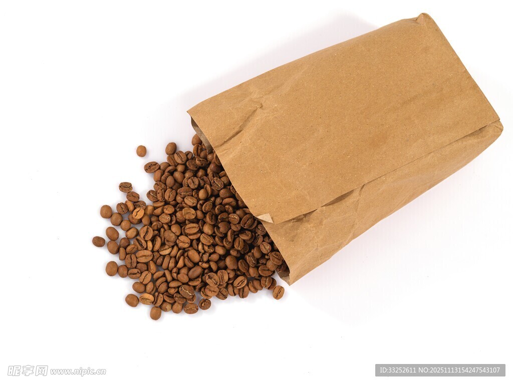 纸袋中洒落的棕色颗粒