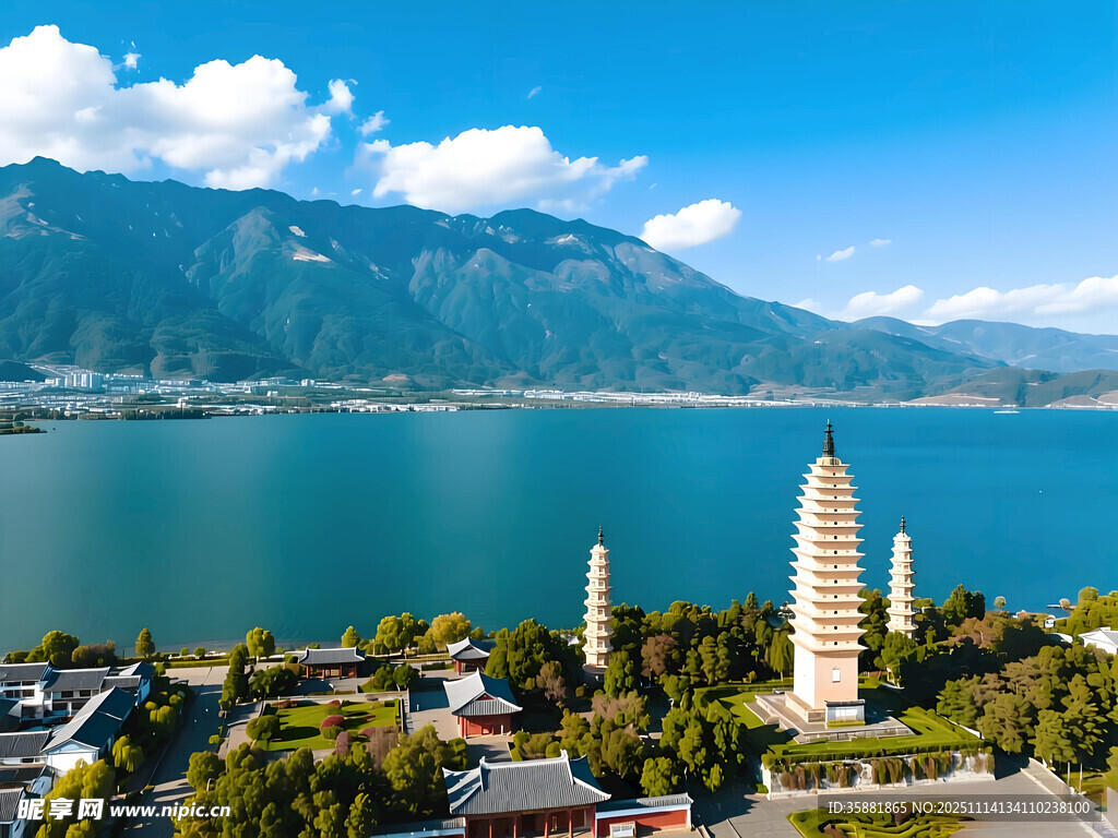 大理三塔与湖山美景