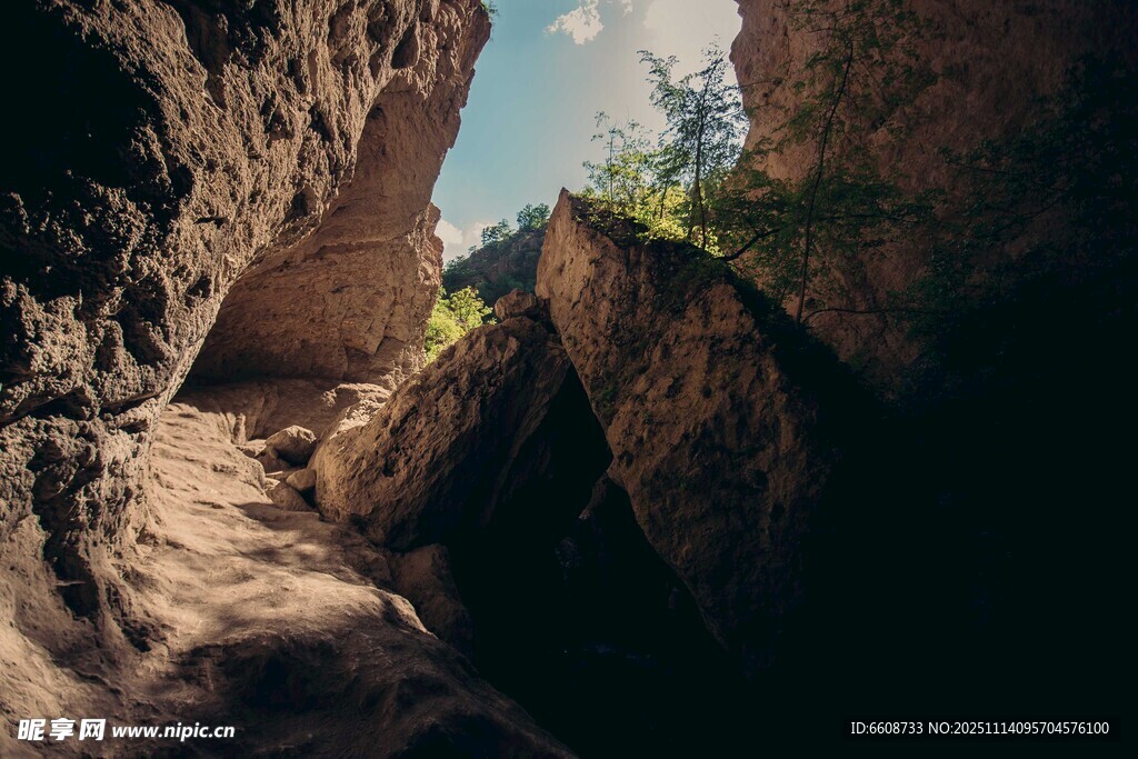 峡谷幽径自然奇观