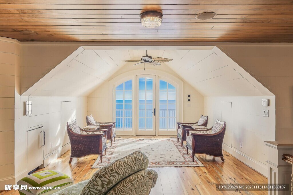 温馨阁楼客厅室内场景