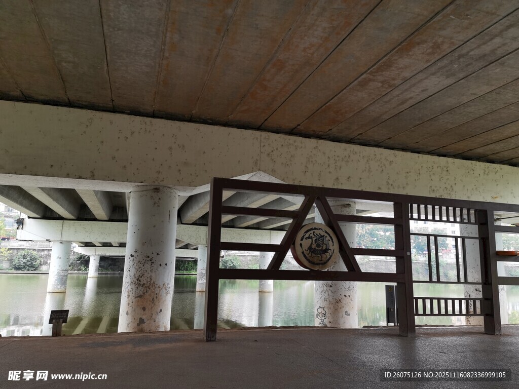 中式建筑室内木质结构景观