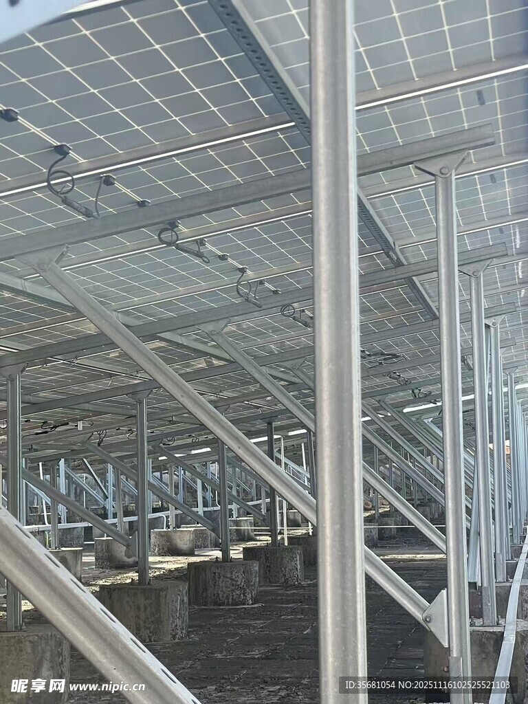 太阳能光伏电站内部场景