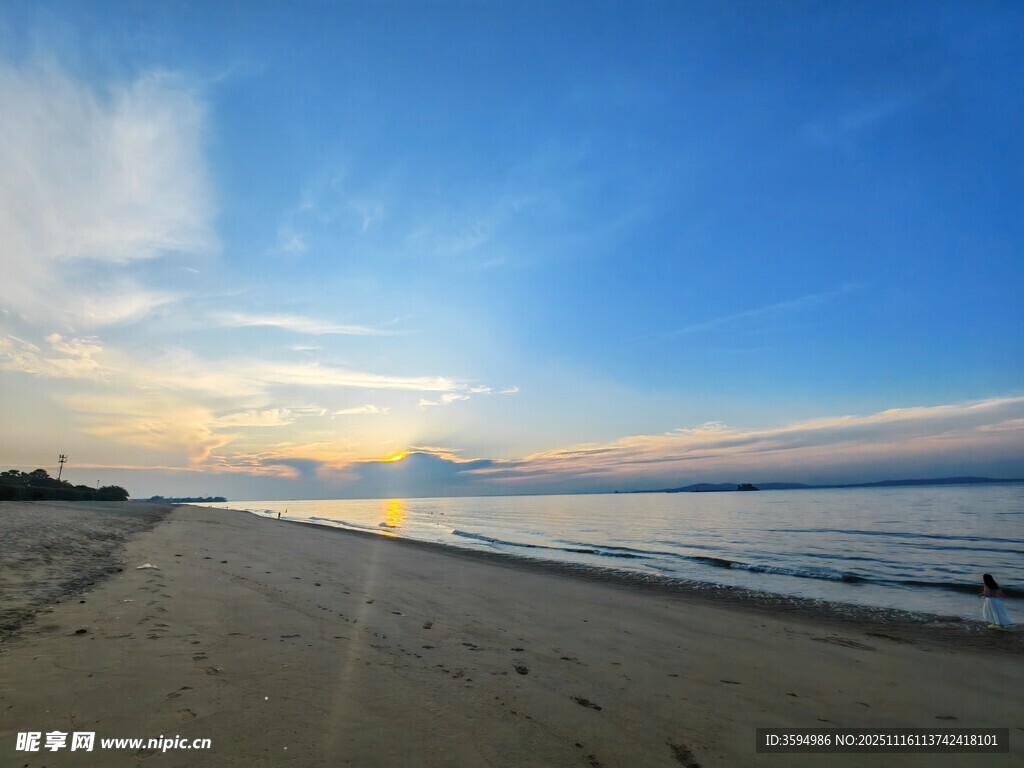 美丽海滨日落景色