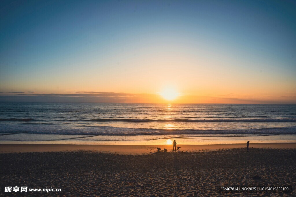 海边日落美景静谧温馨