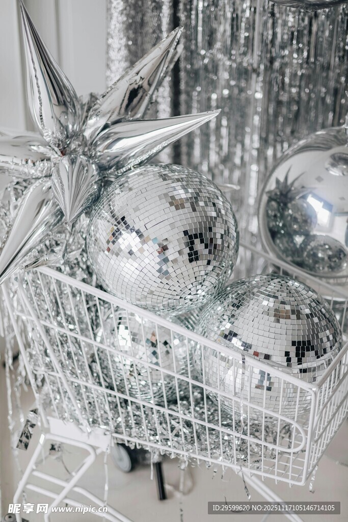 圣诞装饰银色调购物篮