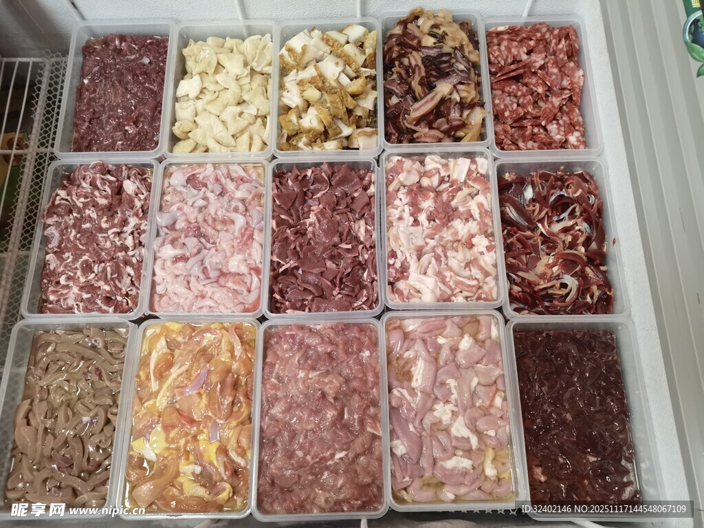 生料 猪杂 多样肉类食材展示