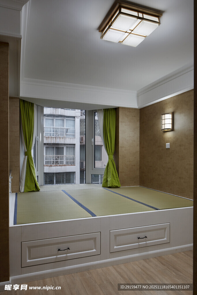 简约榻榻米卧室温馨空间