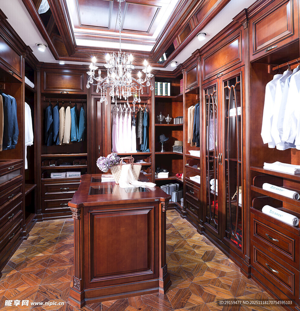 豪华实木衣帽间展示