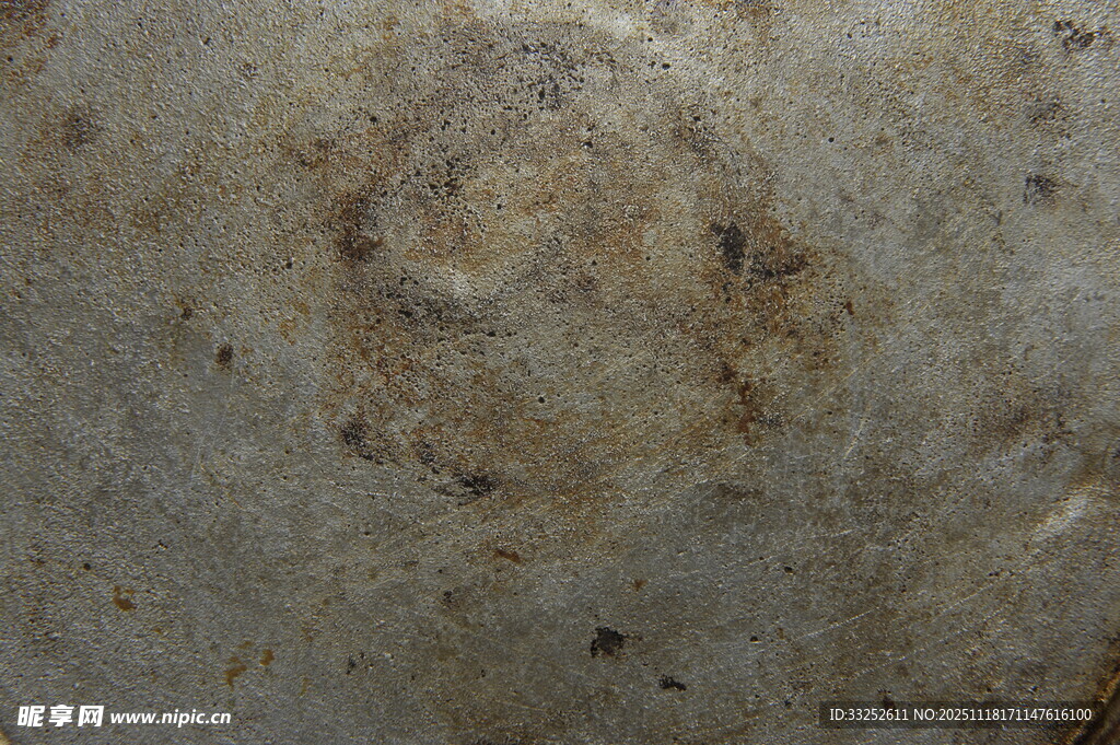 老旧斑驳的金属表面
