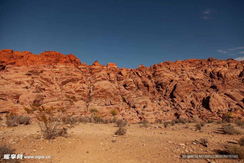 红色荒漠景观壮丽地貌