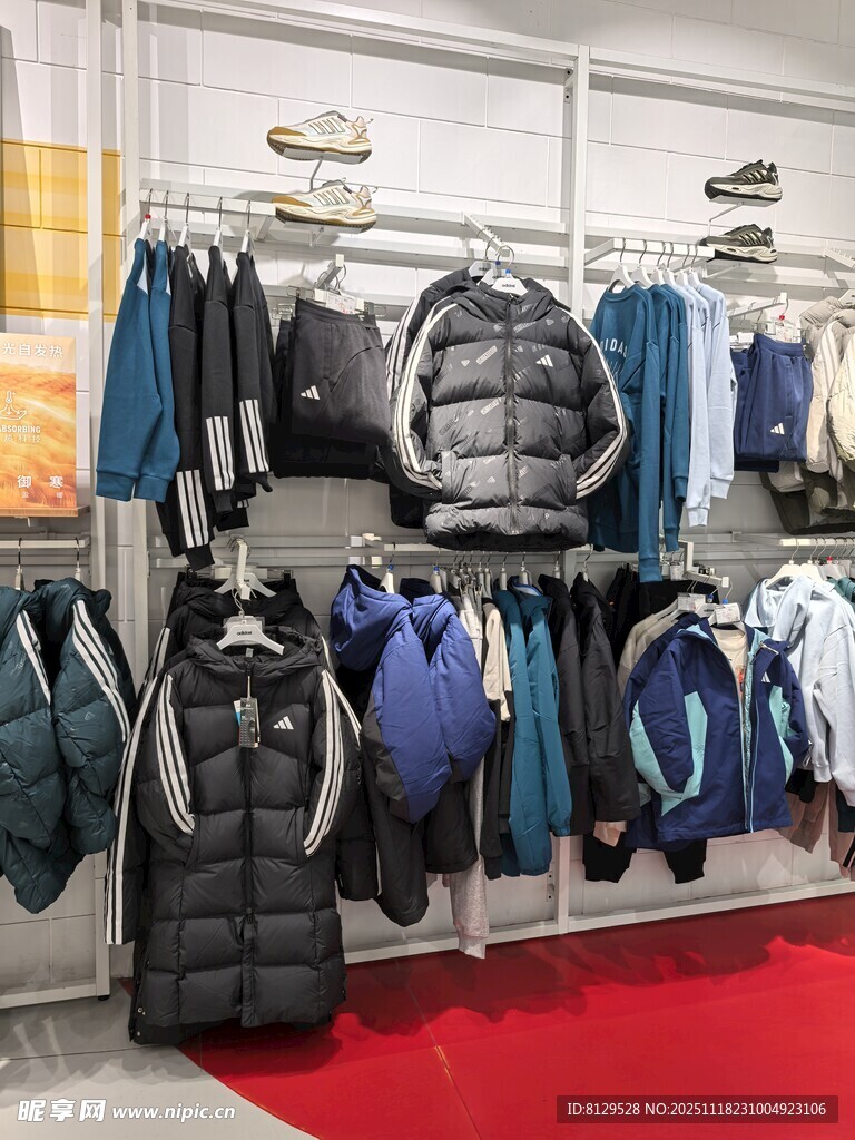 冬季服装陈列展示架