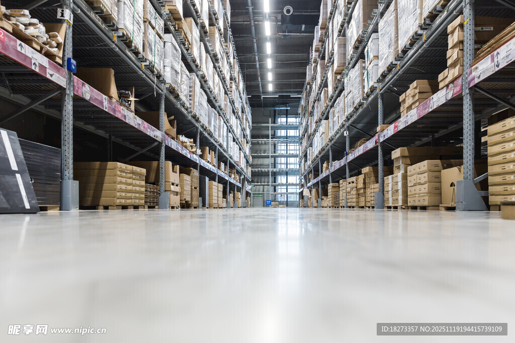 大型仓库内部存储场景