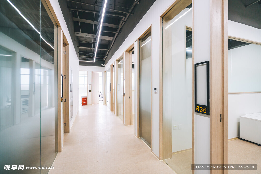 现代简约风格办公走廊