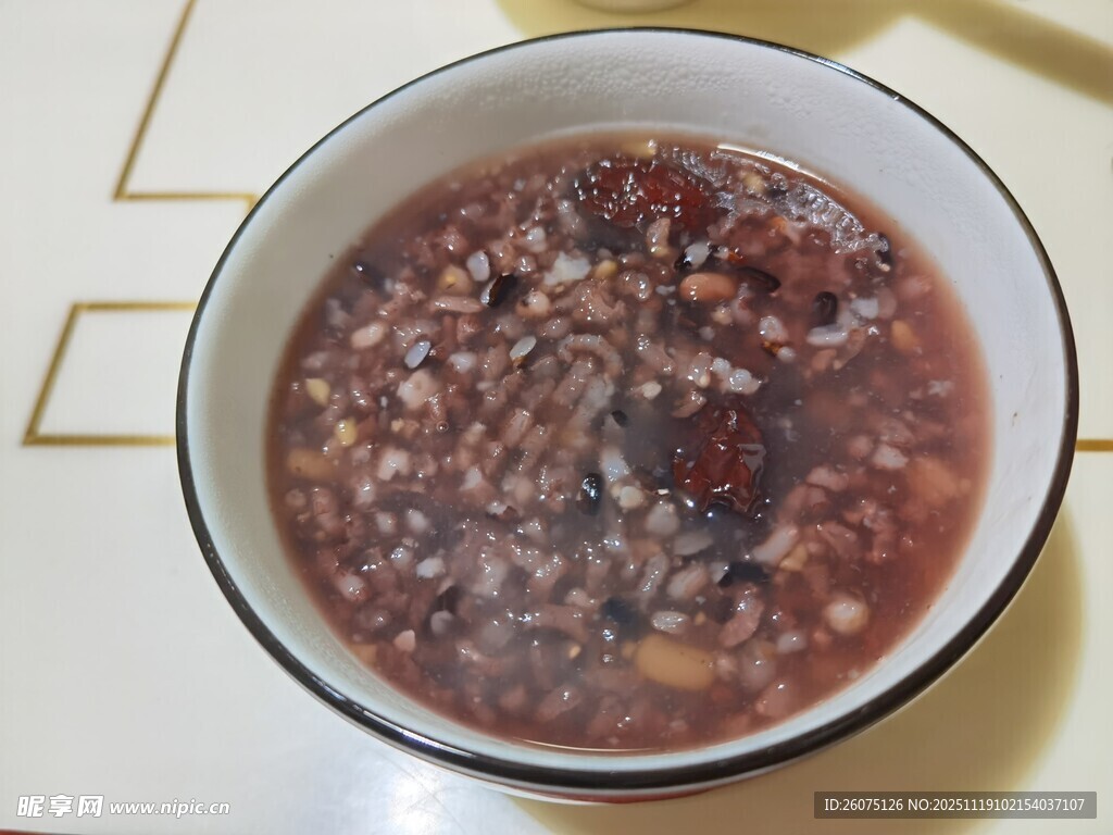 一碗美味的杂粮粥
