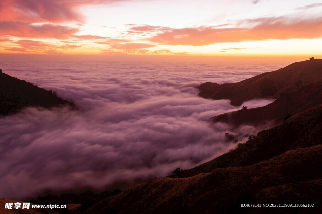 云海之上的绚烂日出