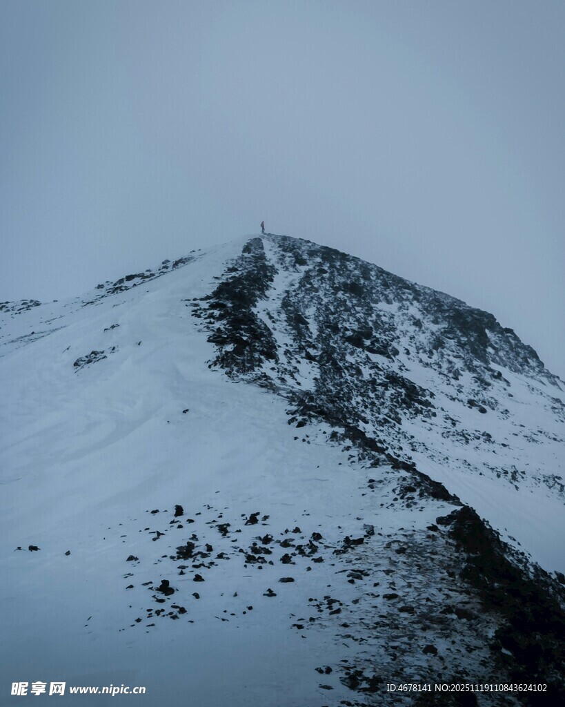 雪山景致壮丽自然景观