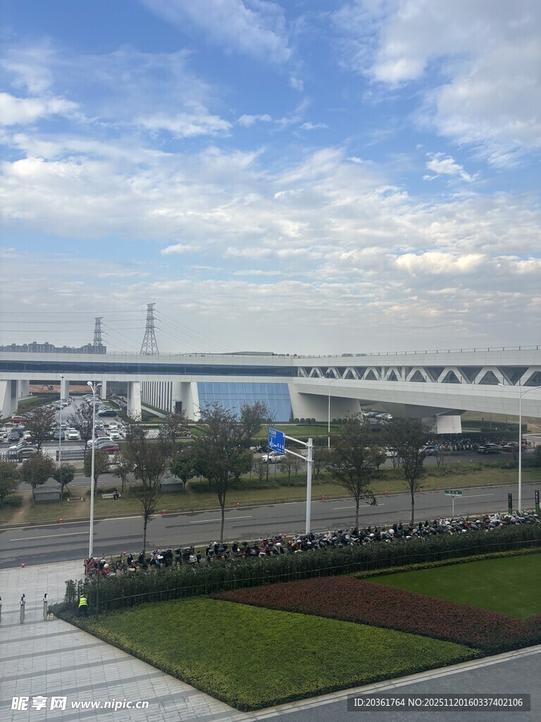 城市滨水景观开阔视野