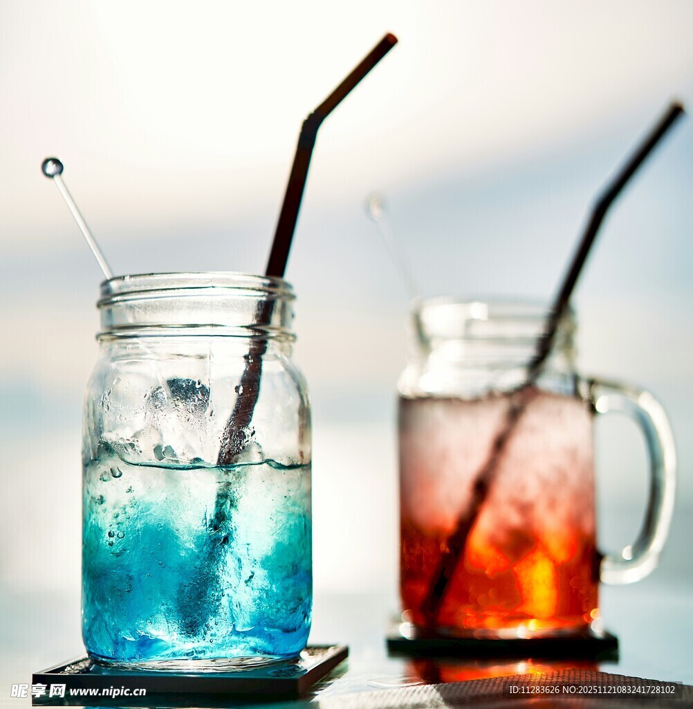 多彩渐变玻璃饮品