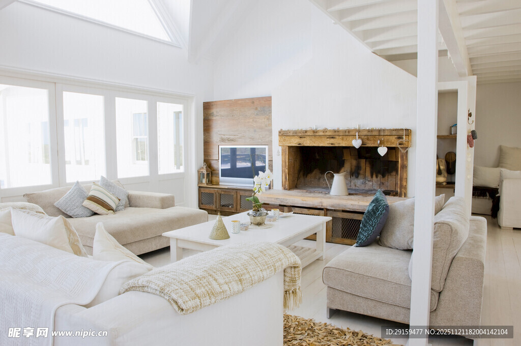 简约明亮的温馨客厅空间