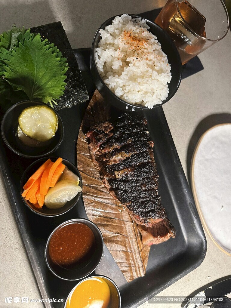 日式烤肉套餐美食展示