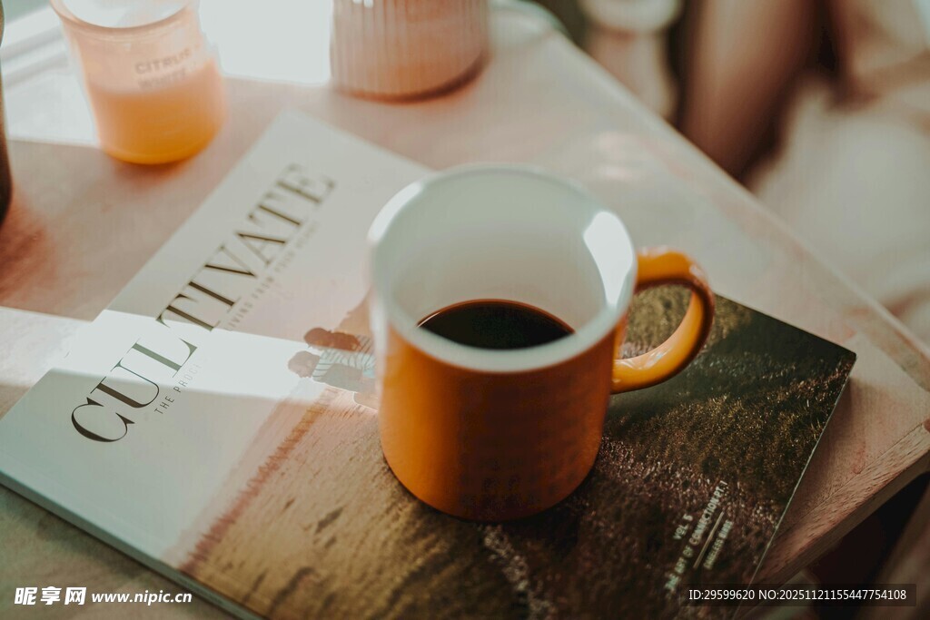 咖啡与书的惬意时光