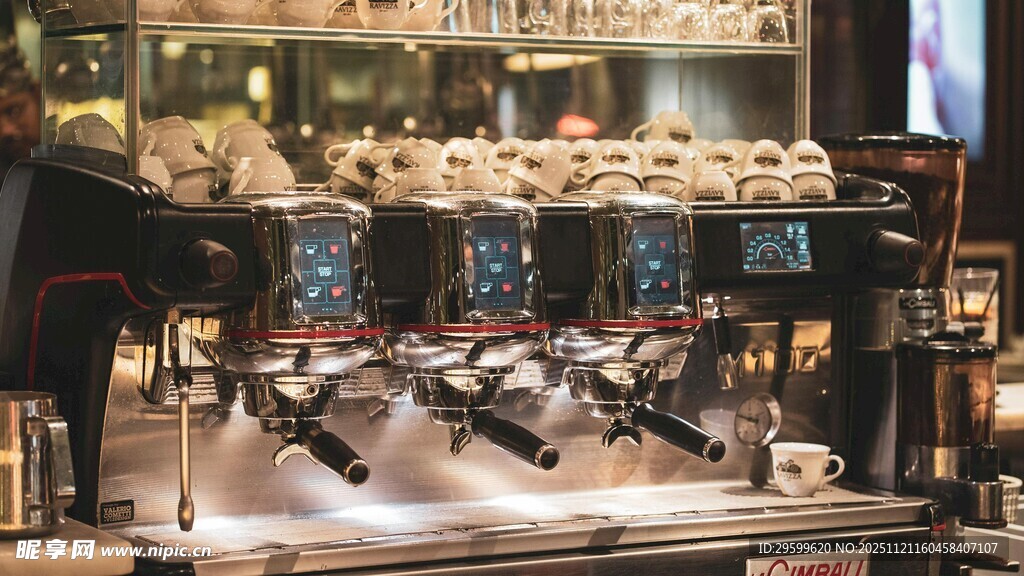 咖啡店专业咖啡机设备展示